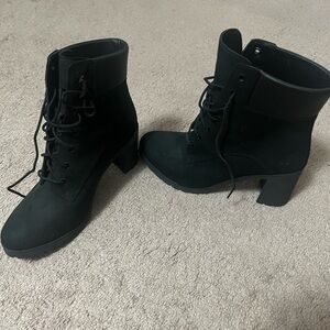 Timberlands Women's Lace-Up Ankle Boots